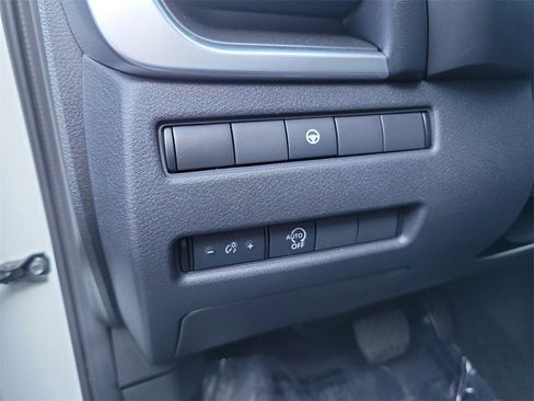 Certified 2023 Nissan Rogue SV image 14