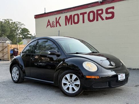 Used 2008 Volkswagen Beetle S FWD image 1