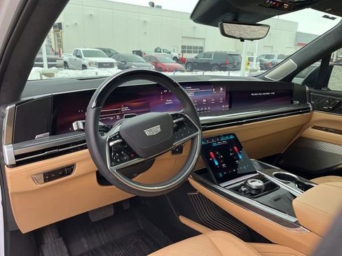 Used 2025 Cadillac Escalade IQ Sport 2 w/ LPO, ONYX Package image 14