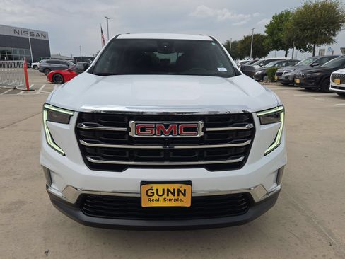 Used 2025 GMC Acadia Elevation w/ Elevation Premium Package FWD image 8