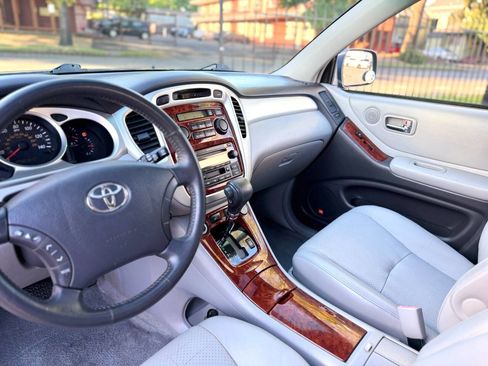 Used 2004 Toyota Highlander 4WD V6 image 13