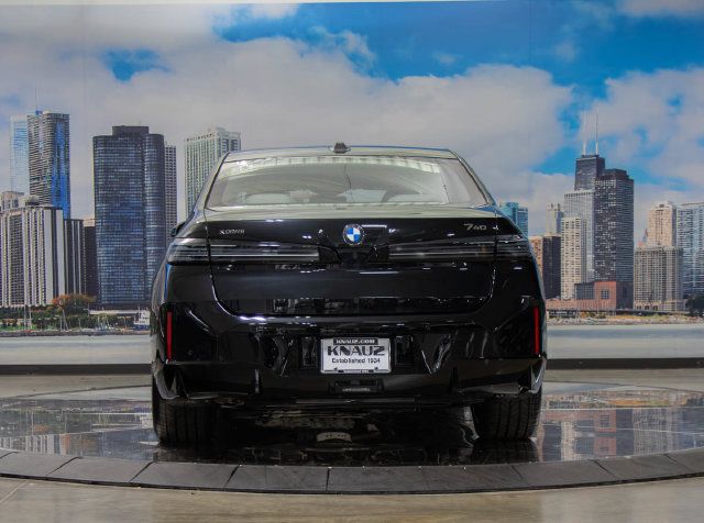 Used 2027 BMW 740i xDrive w/ Executive Package AWD/4WD image 11