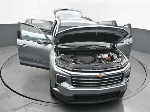 Used 2025 Chevrolet Traverse LT image 28