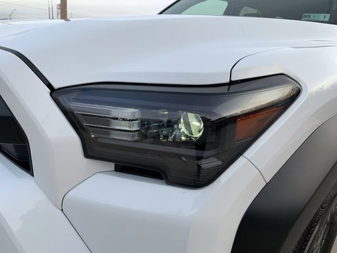 Used 2025 Toyota 4Runner SR5 image 29