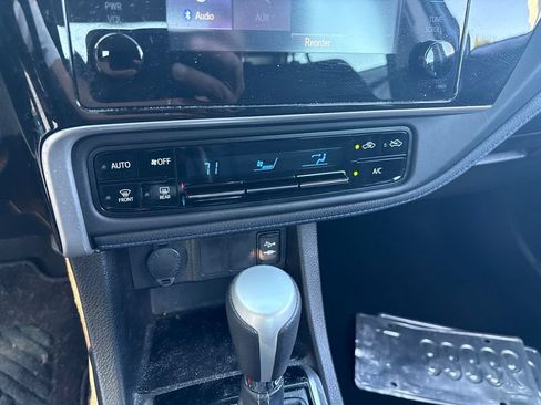 Used 2019 Toyota Corolla SE FWD image 15