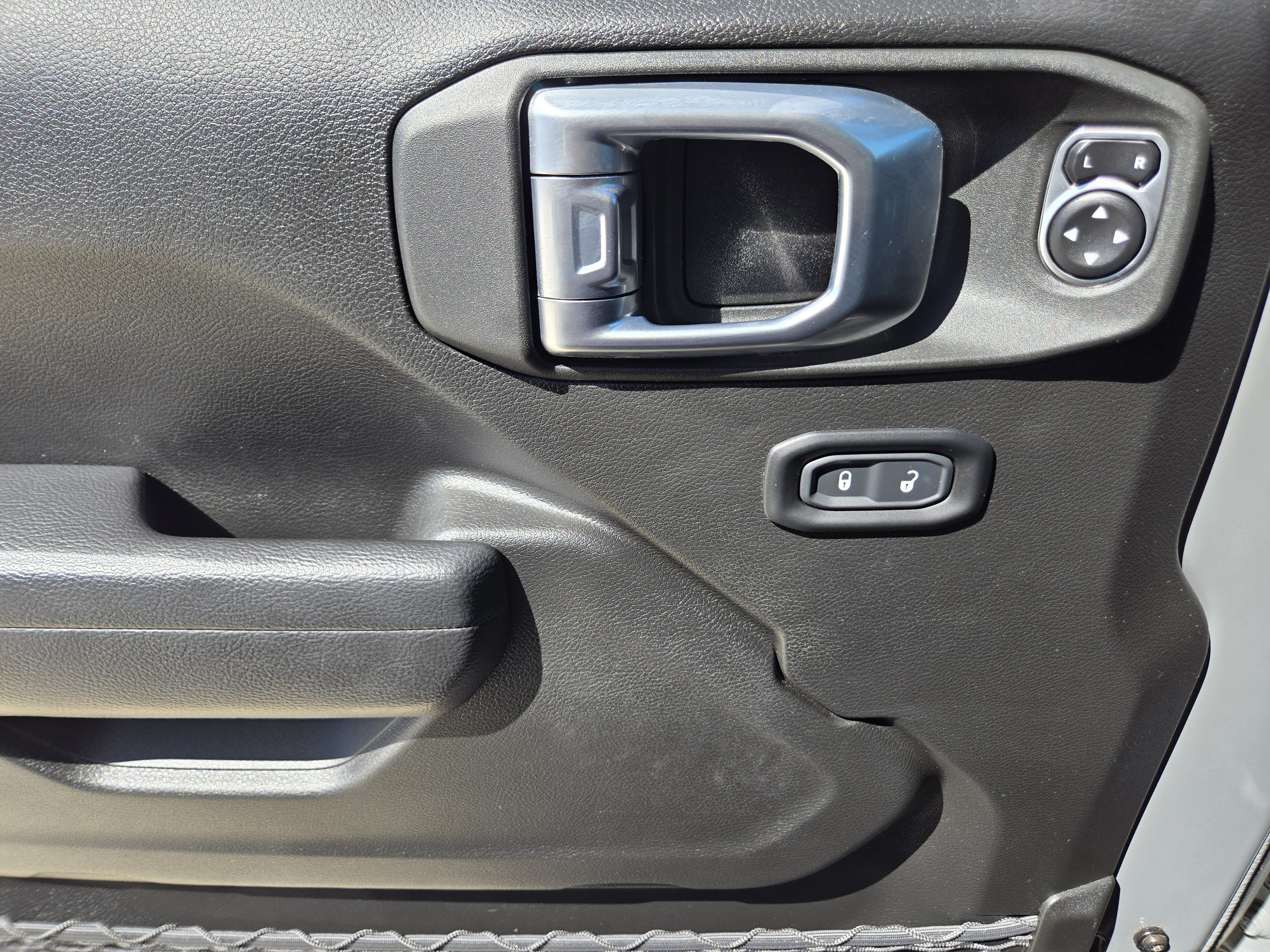 Used 2023 Jeep Wrangler Sport AWD/4WD image 22