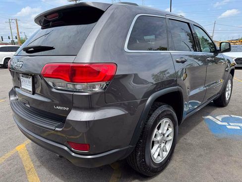 Used 2019 Jeep Grand Cherokee Laredo AWD/4WD image 5