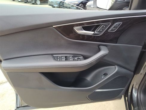 Used 2023 Audi Q8 Premium Plus w/ Premium Plus Package image 22