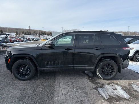 New 2026 Jeep Grand Cherokee Altitude AWD/4WD image 5