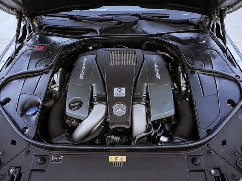 Used 2015 Mercedes-Benz S 63 AMG 4MATIC Coupe w/ Driver Assistance Package image 21