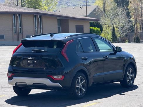 Used 2024 Kia Niro EX image 5