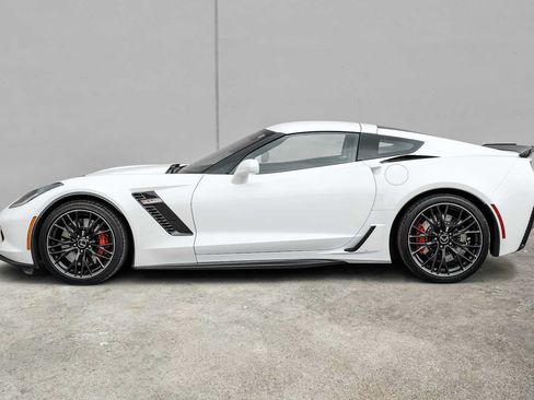 Used 2017 Chevrolet Corvette Z06 RWD image 10