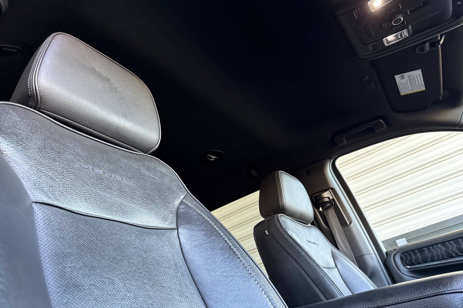 Used 2022 GMC Yukon XL Denali AWD/4WD image 19
