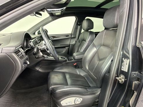 Used 2020 Porsche Macan AWD/4WD image 5