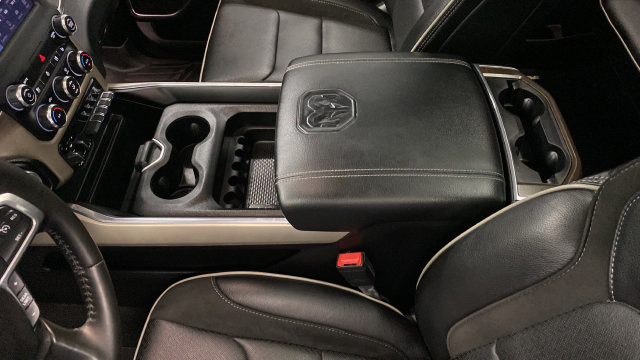 Used 2022 RAM 1500 Laramie AWD/4WD image 18
