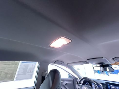 Used 2024 Toyota Camry SE FWD image 39