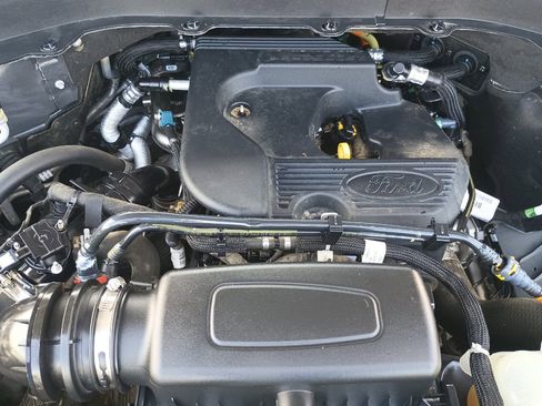 Used 2020 Ford Explorer XLT w/ Equipment Group 202A image 40