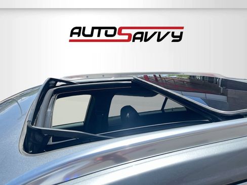 Used 2023 Cadillac XT4 Premium Luxury AWD/4WD image 23