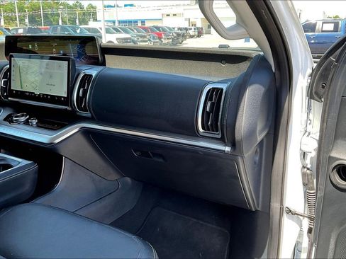 Used 2025 Ford Expedition Max Platinum AWD/4WD image 15
