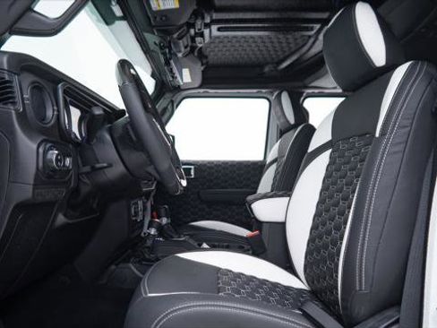 Used 2025 Jeep Gladiator Sport image 39