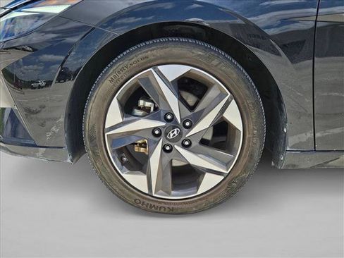 Used 2023 Hyundai Elantra SEL w/ Convenience Package FWD image 25