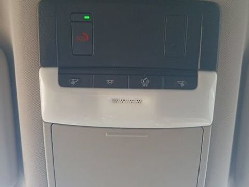 Used 2023 Nissan Rogue SV FWD image 27