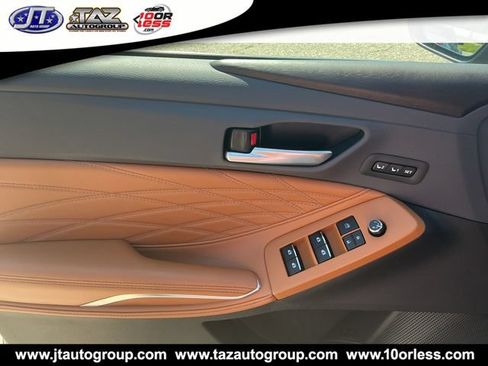 Used 2019 Toyota Avalon Limited w/ All Weather Liner Package FWD image 11