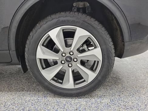 Certified 2025 Ford Escape Platinum AWD/4WD image 5
