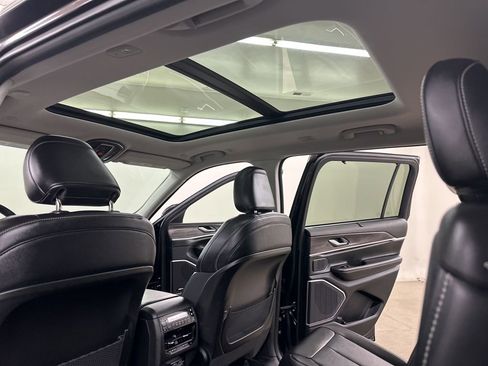 Used 2022 Jeep Grand Cherokee L Limited w/ Luxury Tech Group II image 29