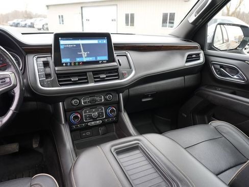 Used 2021 Chevrolet Suburban Premier w/ Premium Package AWD/4WD image 22