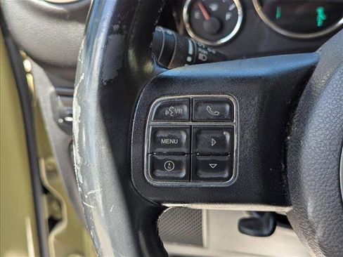 Used 2013 Jeep Wrangler Unlimited Rubicon w/ Connectivity Group AWD/4WD image 11