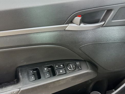 Used 2017 Hyundai Elantra Limited FWD image 15