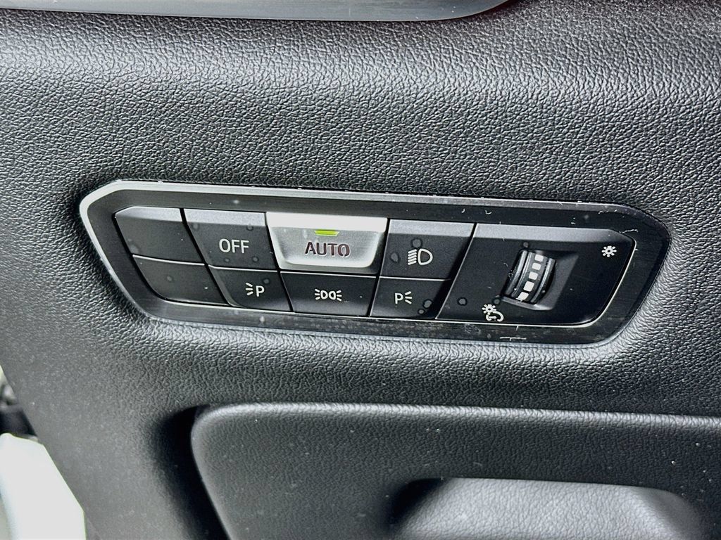 Used 2023 BMW X5 xDrive40i w/ Premium Package AWD/4WD image 10