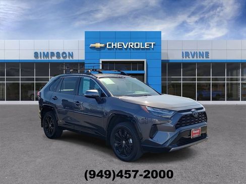 Used 2022 Toyota RAV4 SE w/ Convenience Package AWD/4WD image 2