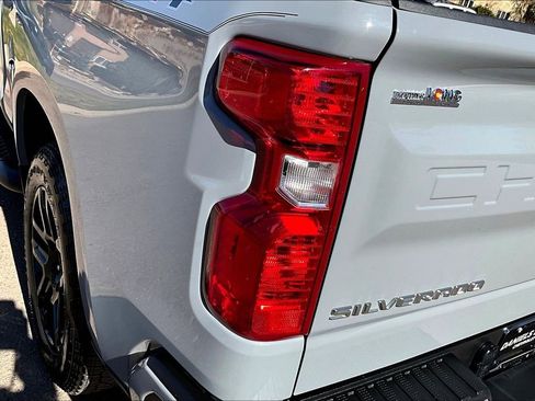 Used 2024 Chevrolet Silverado 1500 Custom image 33
