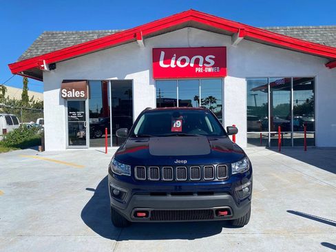 Used 2019 Jeep Compass Trailhawk image 1