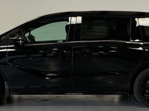 Used 2024 Honda Odyssey Sport image 4