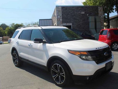 Used 2014 Ford Explorer Sport w/ Equipment Group 401A AWD/4WD image 3