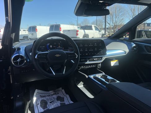 New 2026 Chevrolet Equinox EV LT image 45