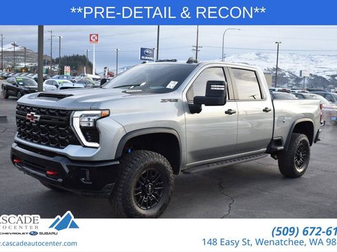 Used 2025 Chevrolet Silverado 2500 ZR2 w/ Technology Package image 1
