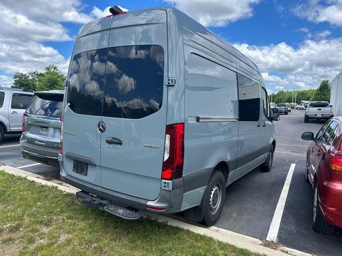 Used 2024 Mercedes-Benz Sprinter 2500 image 3