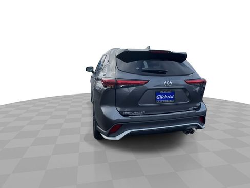 Used 2021 Toyota Highlander XSE image 6