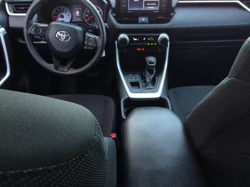 Used 2021 Toyota RAV4 LE w/ Carpet Mat Package (TMS) AWD/4WD image 34