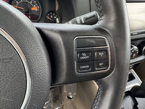 Used 2017 Jeep Patriot High Altitude AWD/4WD image 19