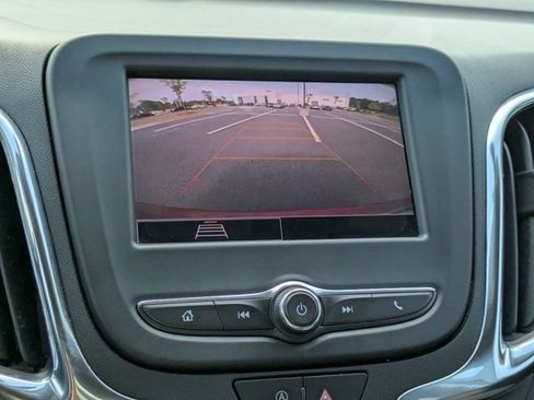 Used 2022 Chevrolet Equinox LT FWD image 22