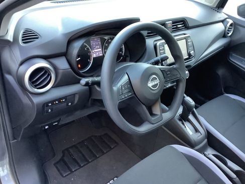 Used 2025 Nissan Versa S w/ Trunk Package image 31