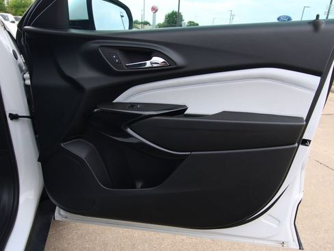 Used 2024 Chevrolet Trax LT w/ Driver Confidence Package FWD image 36