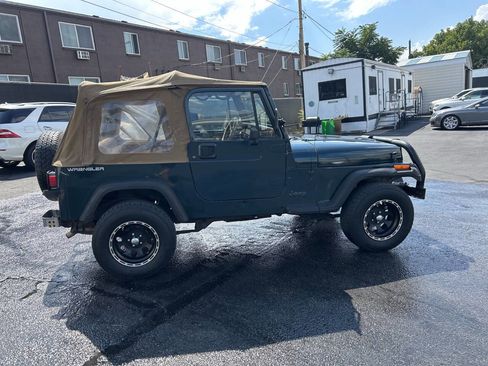 Used 1993 Jeep Wrangler Base 2dr 4WD SUV image 35