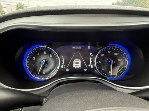 Used 2025 Chrysler Pacifica Select FWD image 31