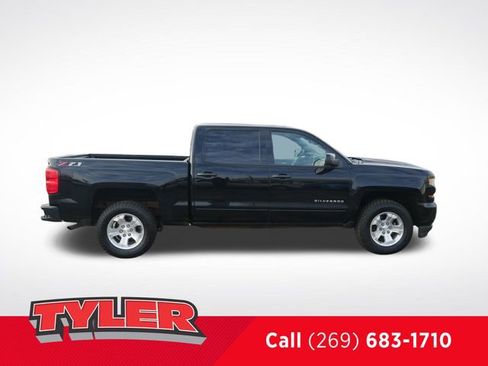 Used 2018 Chevrolet Silverado 1500 LT w/ All Star Edition image 9